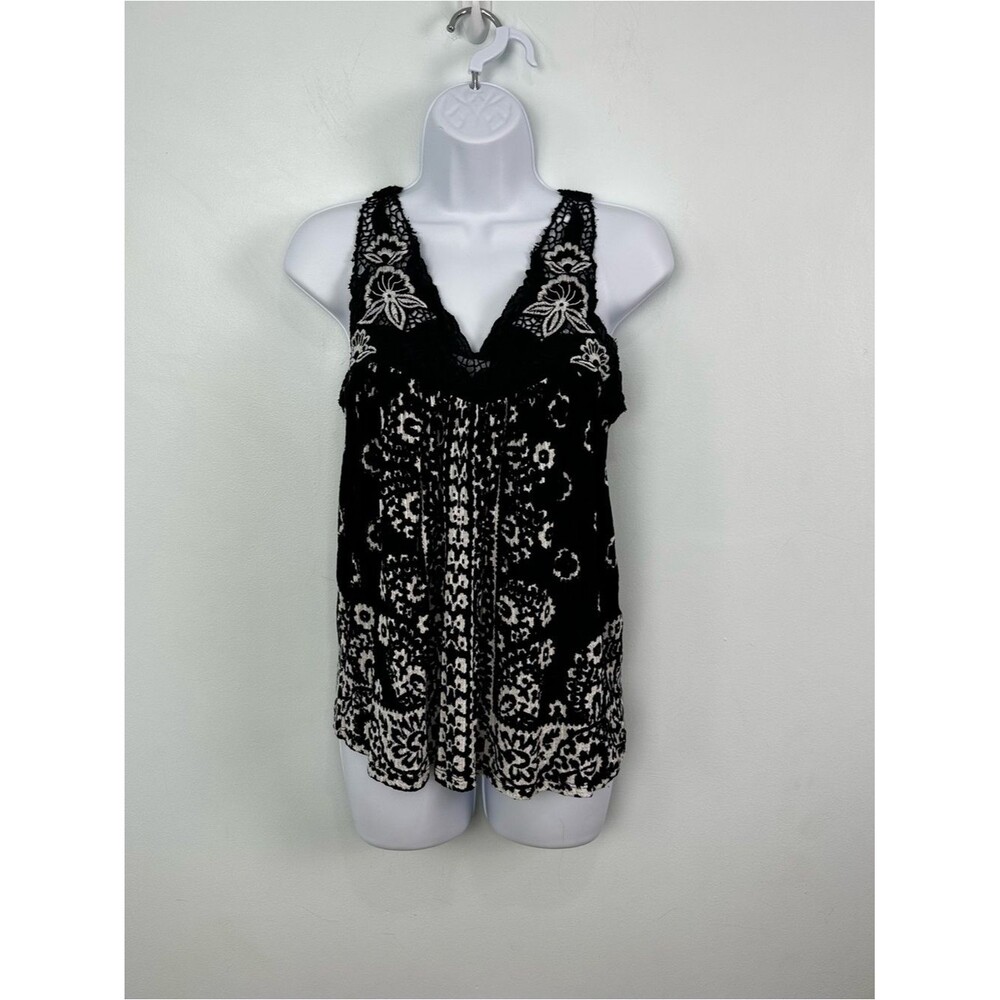 Lucky Brand Size Small Black & White V-Neck Sleeveless Tank Blouse Embroidered